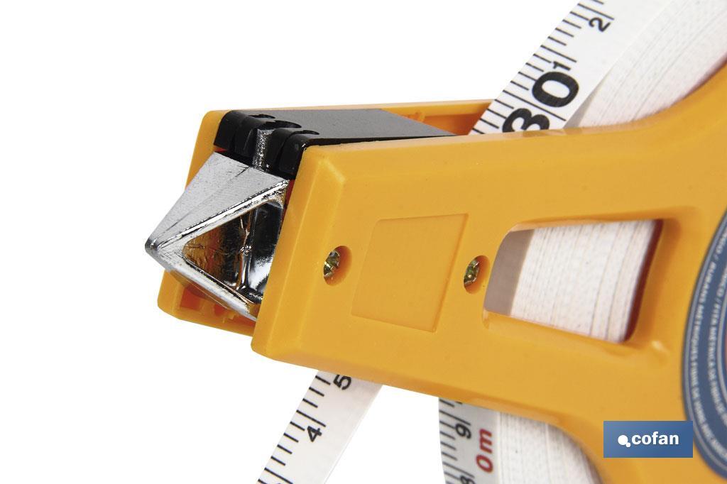 CINTA MÉTRICA FIBRA VIDRIO CON MANGO 50 M