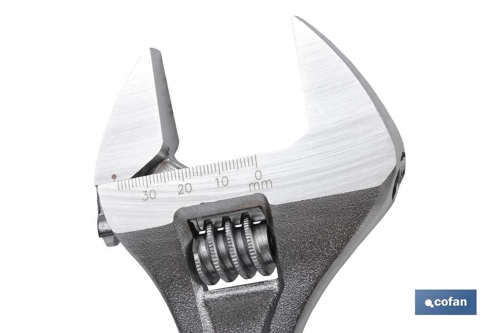 LLAVE AJUSTABLE MOLETA CENTRAL 15