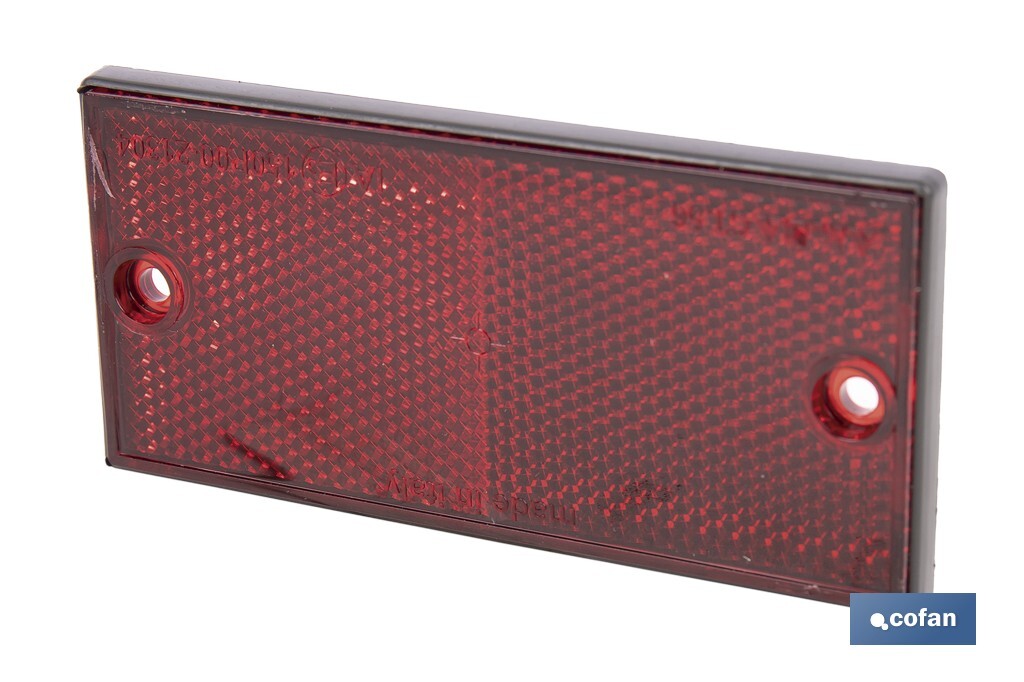 CATADIÓPTRICO RECTANGULAR ROJO 106 X 50 MM CON AGUJERO SIN TORNILLO