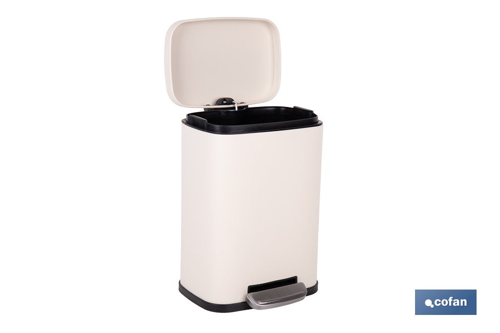 CUBO DE BASURA BEIGE CON PEDAL Y CUBO INTERIOR 5 L 21 X 18,5 X 30 CM