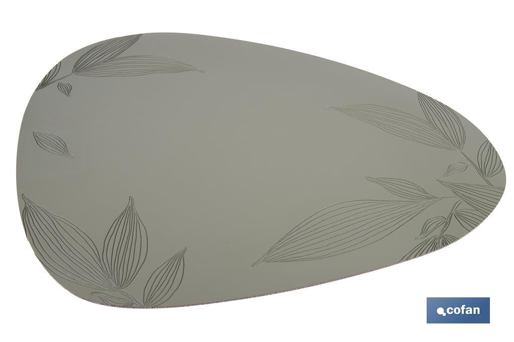 BAJOPLATO FORMA TRIANGULAR DE COLOR VERDE CLARO  ESTAMPADO  MEDIDA 45 X 36 CM