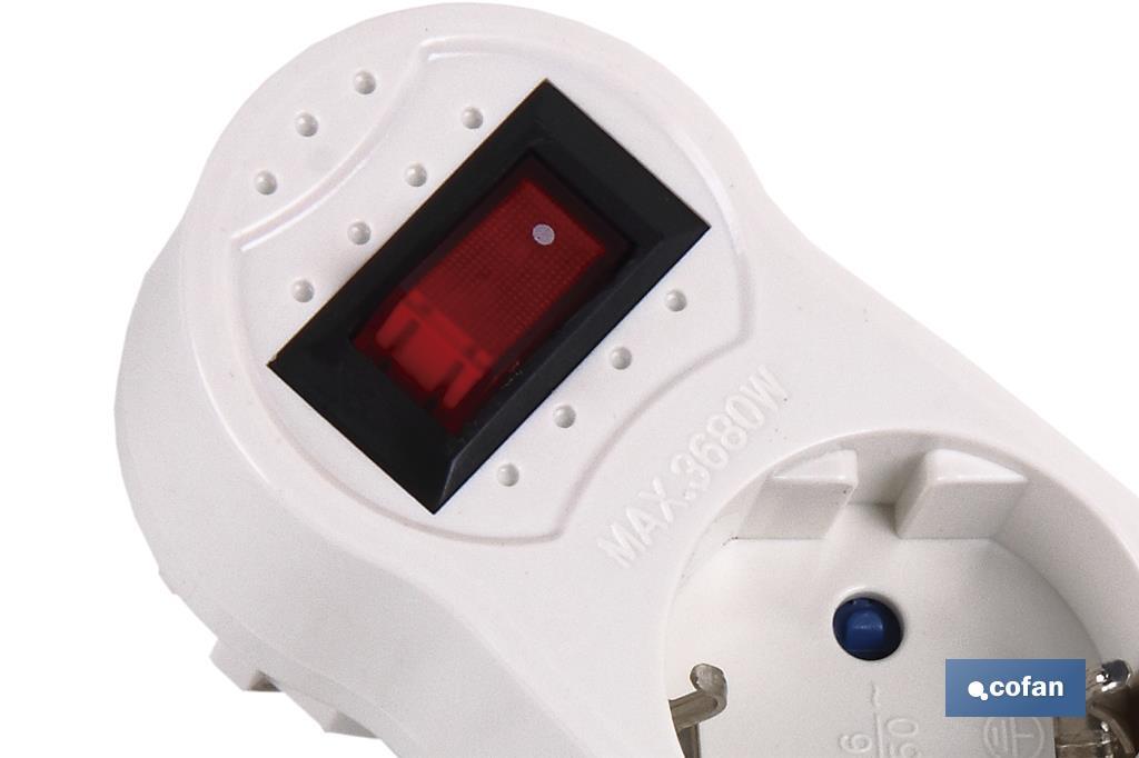 ADAPTADOR 3 VIAS FRONTAL SCHUKO CON INTERRUPTOR (3.500w)