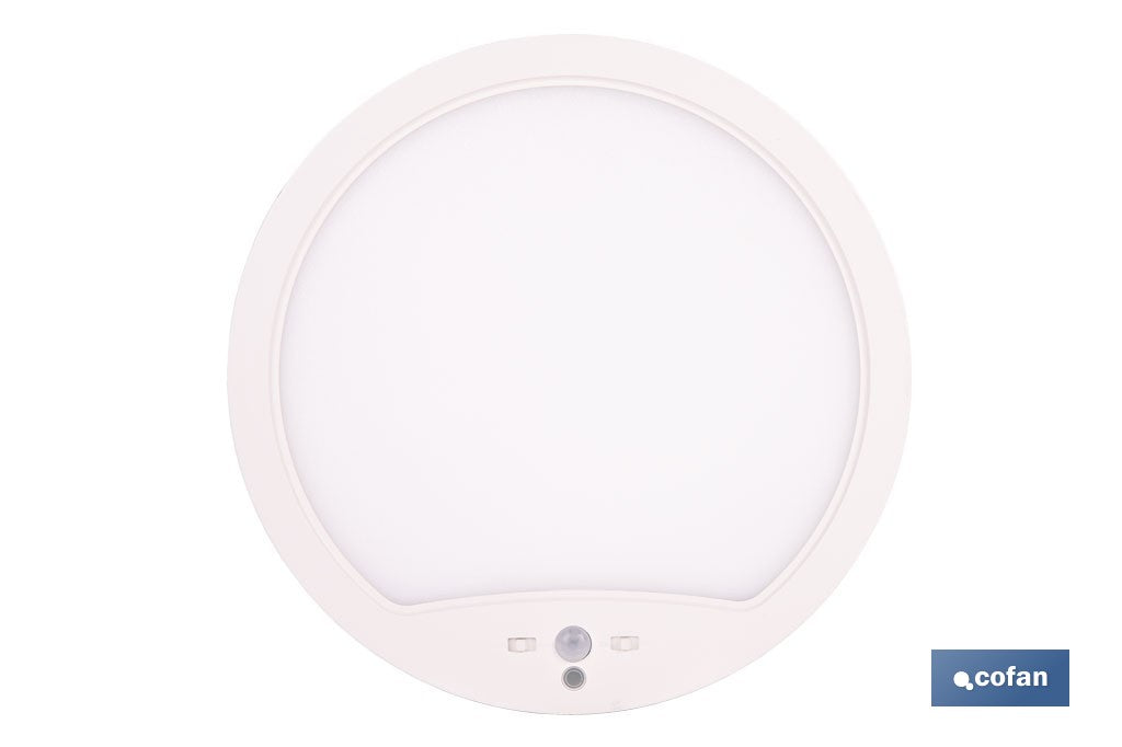DOWNLIGHT DE SUPERFICIE BLANCO CON SENSOR DE PRESENCIA Y CREPUSCULAR 18 W Ø230 MM