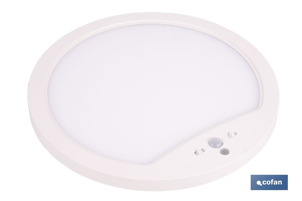 DOWNLIGHT DE SUPERFICIE BLANCO CON SENSOR DE PRESENCIA Y CREPUSCULAR 18 W Ø230 MM